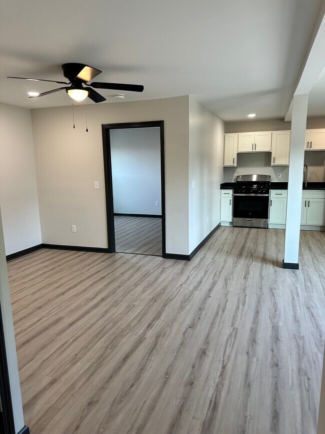 Sala de estar - 4260 S Park Ave