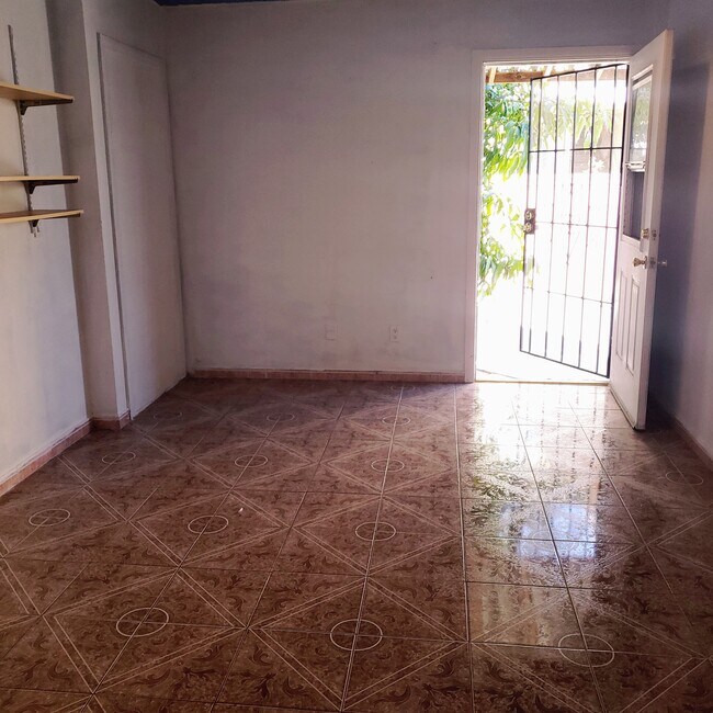 Foto del edificio - 1444 S Redondo Blvd