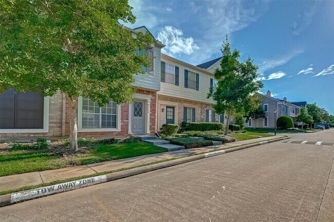 Foto del edificio - 2910 Grants Lake Blvd