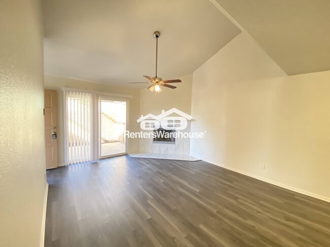 Building Photo - 2122 E Kirkland Ln
