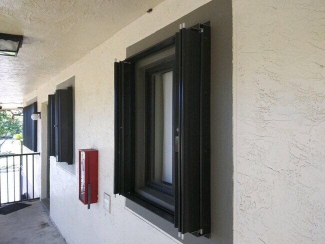 Building Photo - 677 Trace Cir