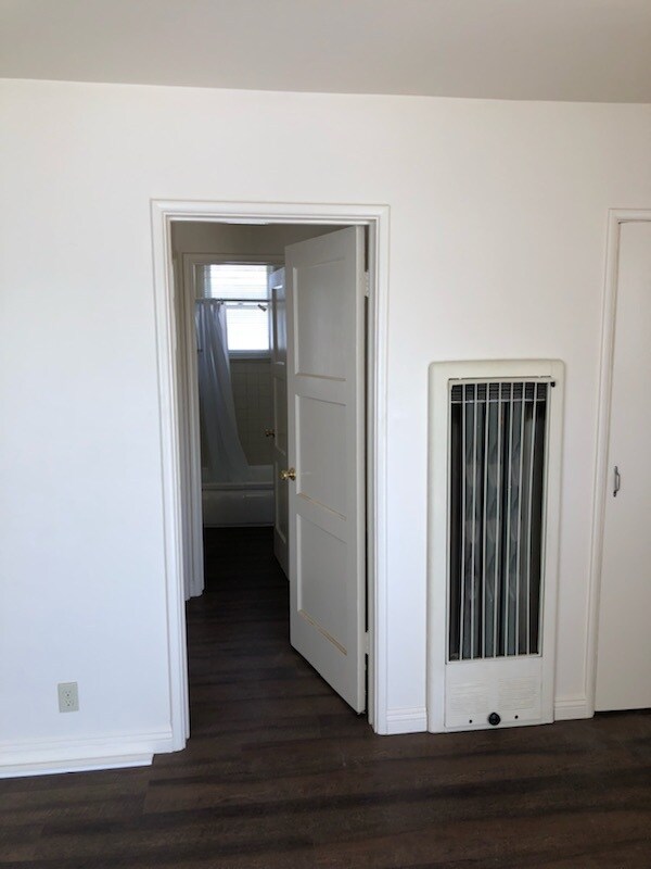Building Photo - 1250 S Marengo Ave