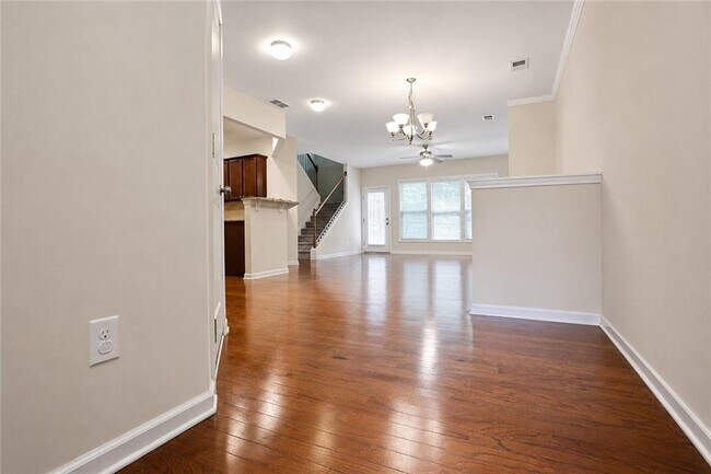Foto del edificio - 2132 Greencrest Cir