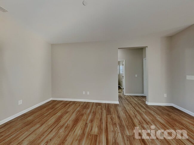 Building Photo - 185 Southern Pl