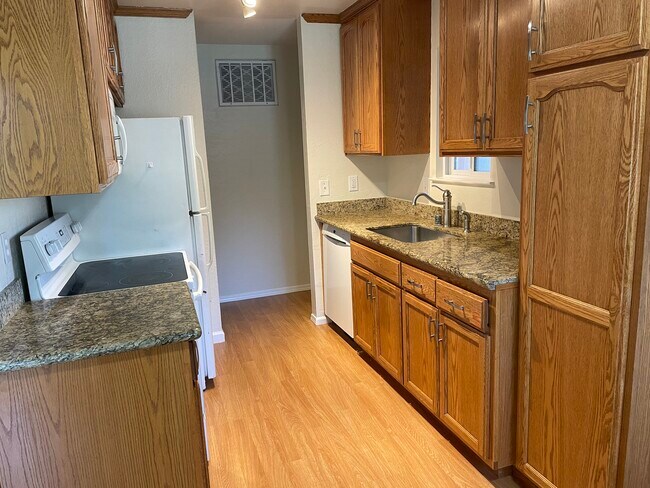 Foto del edificio - 1572 Sunnyvale Ave