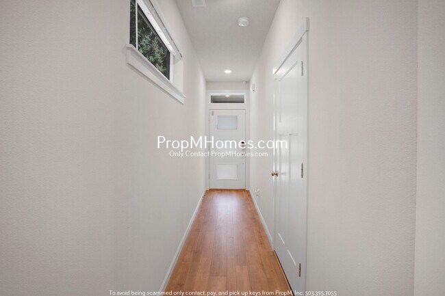 Foto del edificio - Modern Three Bedroom Home in SW Portland!