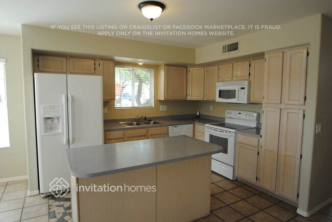 Building Photo - 4103 E Arbor Ave
