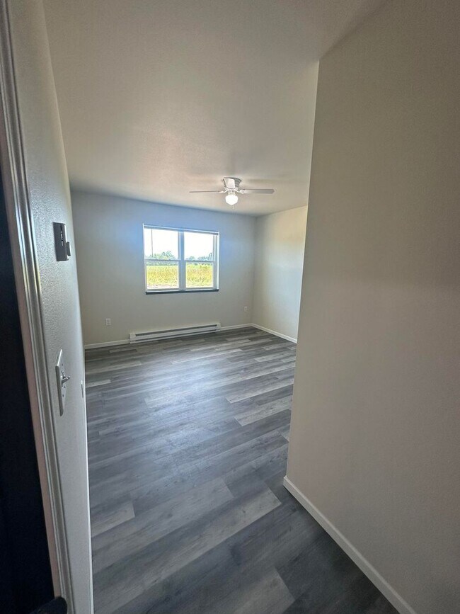 Building Photo - 3 Bedroom Duplex