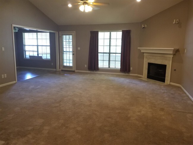 Building Photo - 3 Deer Creek Dr