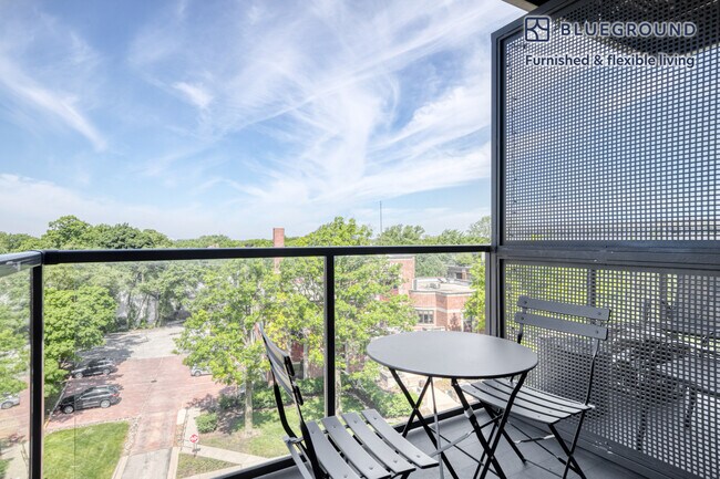 Foto del edificio - 1717 Ridge Ave