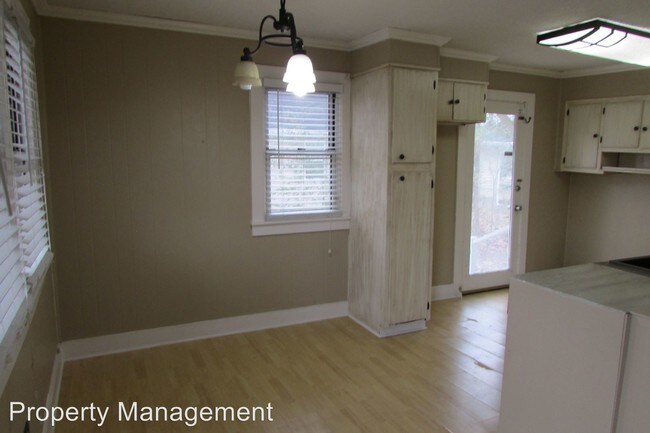 Foto del edificio - 322 N Dogwood St