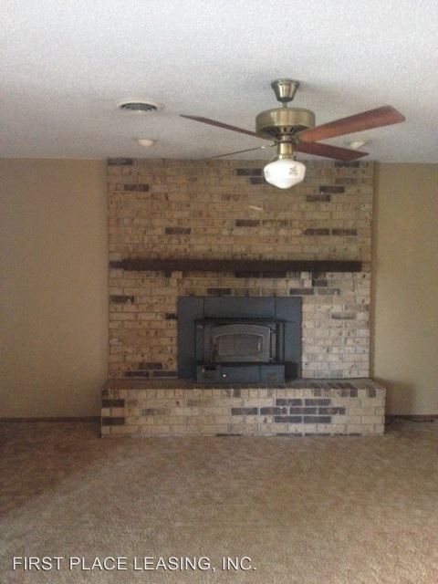 Building Photo - 2549 Sharondale Dr