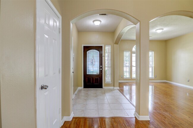 Foto del edificio - 3323 Pioneer Bend Ln