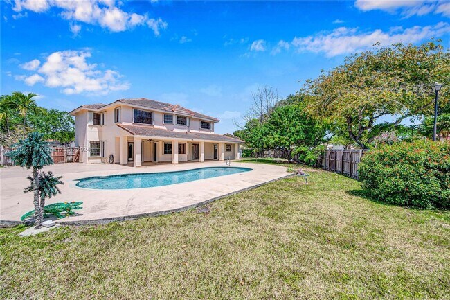 Foto del edificio - 4671 Southwest 155th Place, Miami, FL 3318...