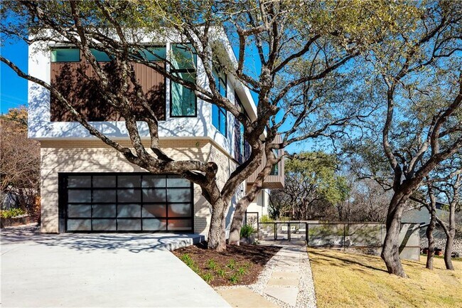 Foto del edificio - 402 Westbrook Dr