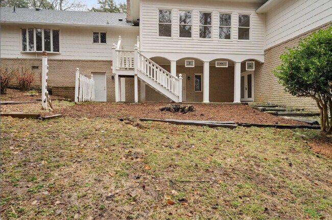 Foto del edificio - Two Bedroom Duplex with Bonus Room in Chapel Hill