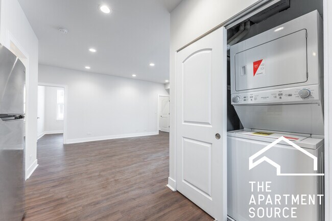 Foto del edificio - 4352 N Troy St