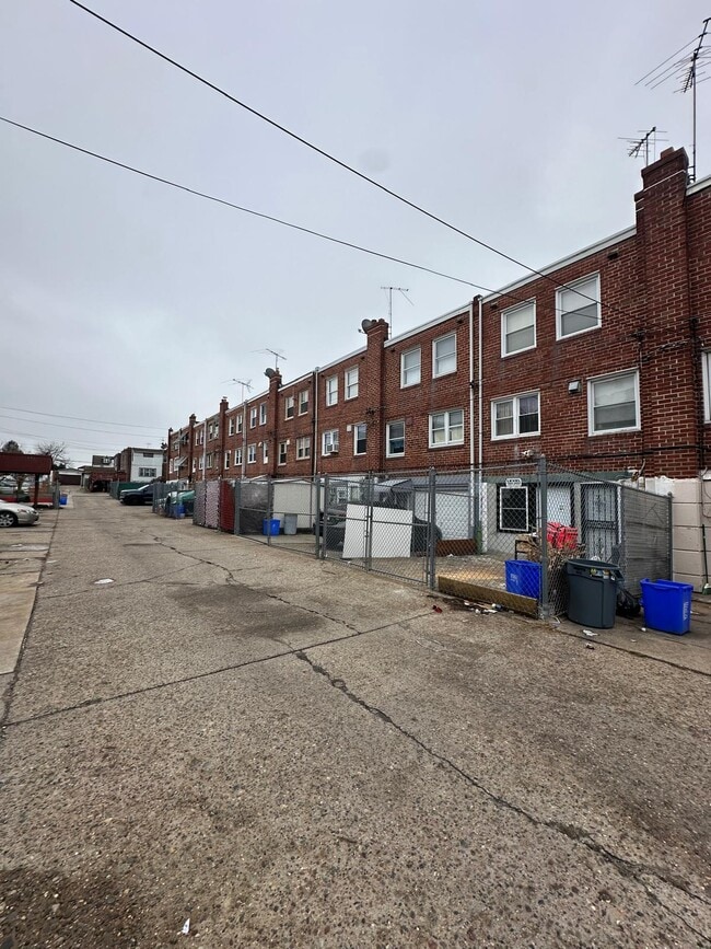 Photo - 5516 Westford Rd House