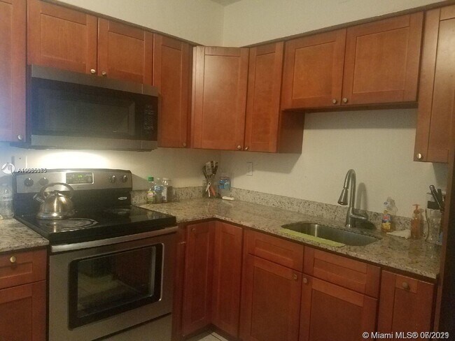 Foto del edificio - 1712 SW 70th Ave