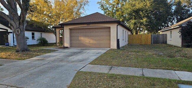 Foto del edificio - 1947 Tinker Dr
