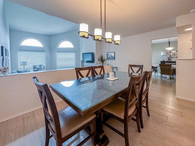 Foto del edificio - Tierrasanta Furnished Short-Term Rental