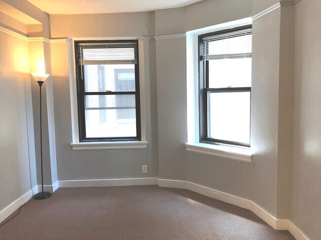 Building Photo - 479 Commonwealth Ave