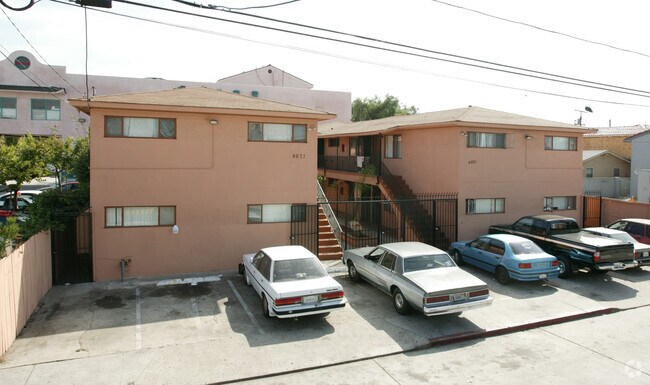 Foto del edificio - 4661 Meade Ave