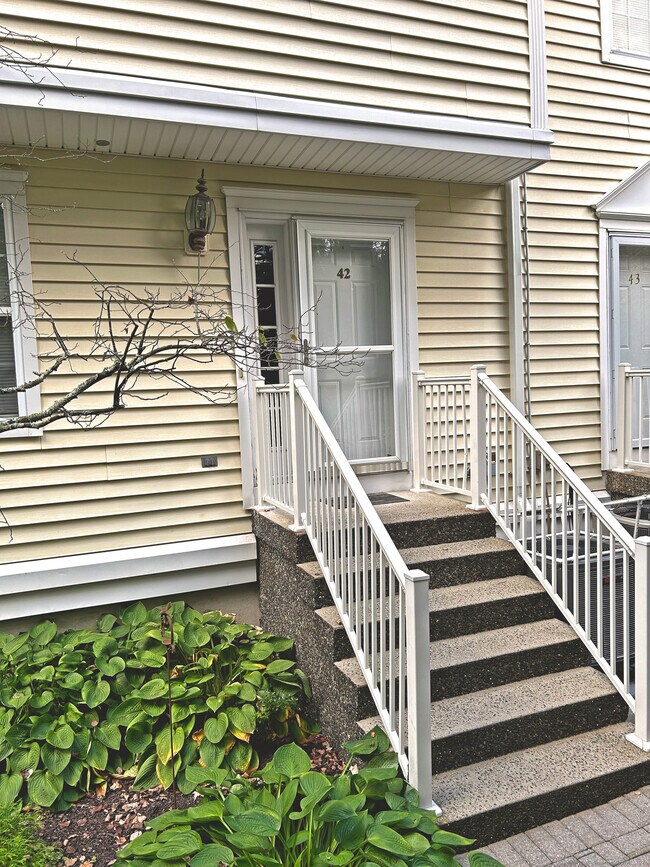 Foto del edificio - 629 Danbury Rd