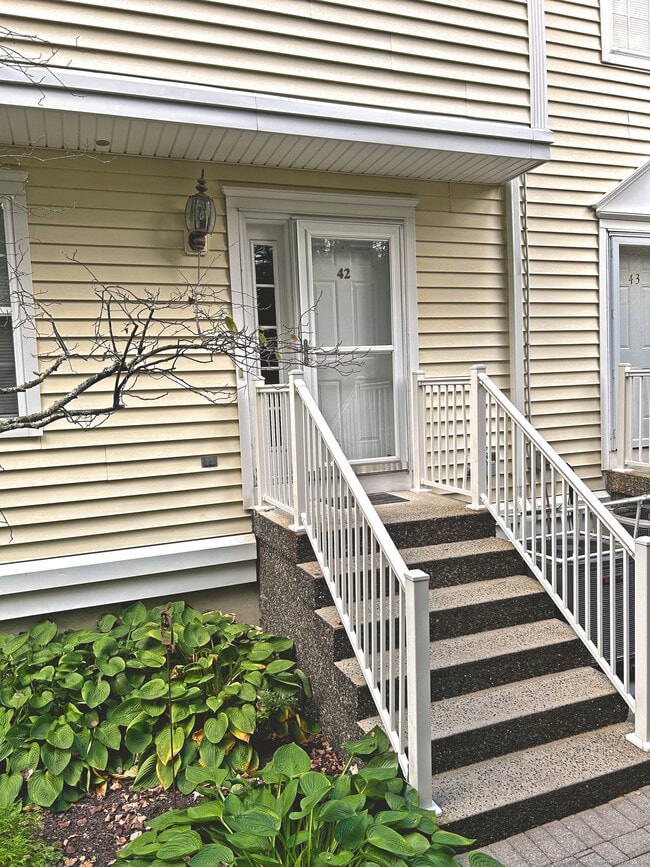 Foto del edificio - 629 Danbury Rd