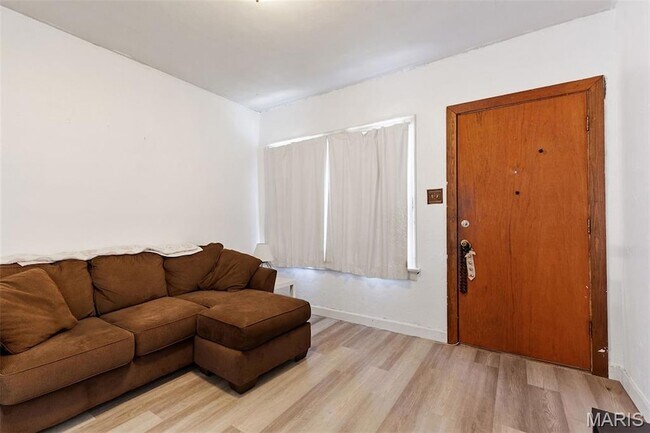 Foto del edificio - 8822 Olden Ave