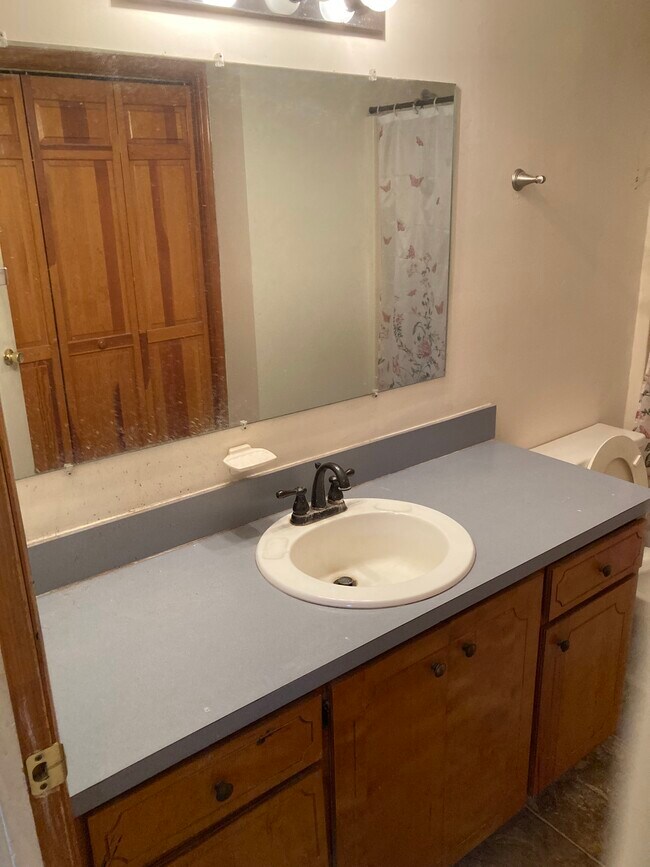 Foto del edificio - 211 Butterfly Dr