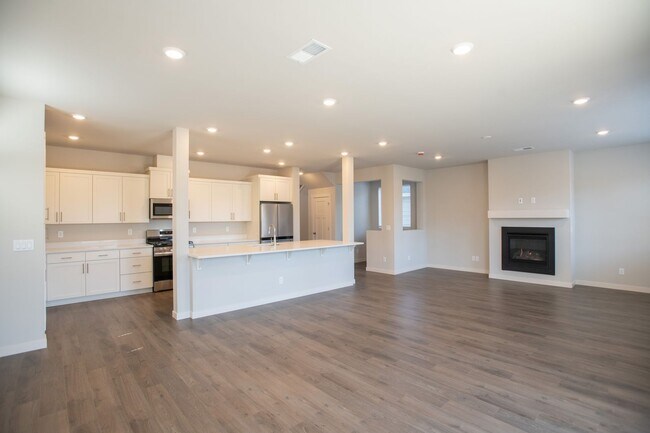 Building Photo - Spacious Brand New 4 Bedroom Home!