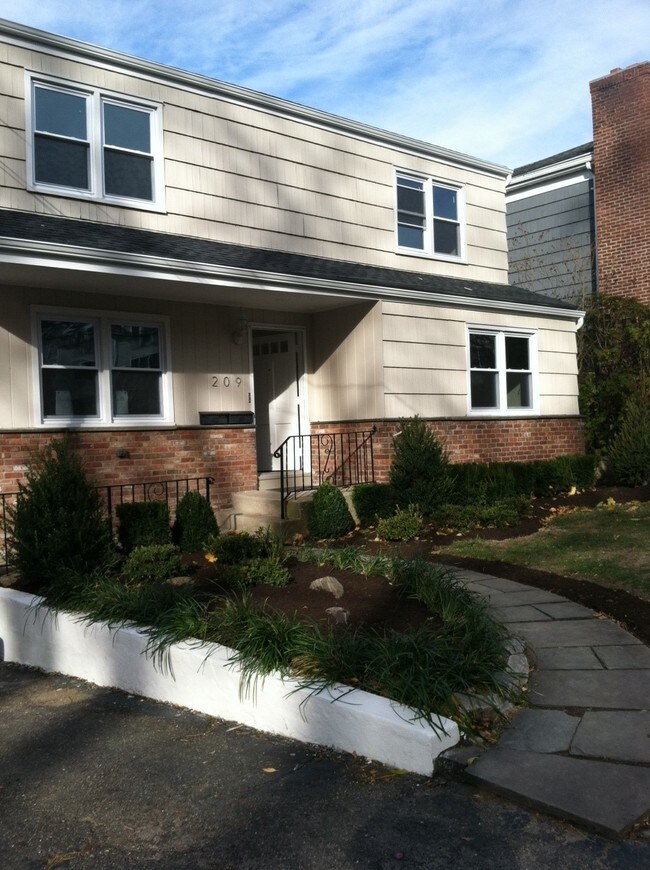 Front of house - 209 Underhill Ave