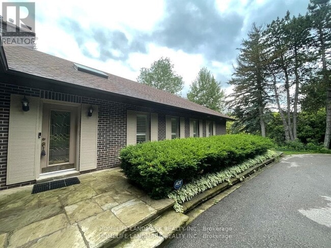 Building Photo - 34 Steeplechase Ave
