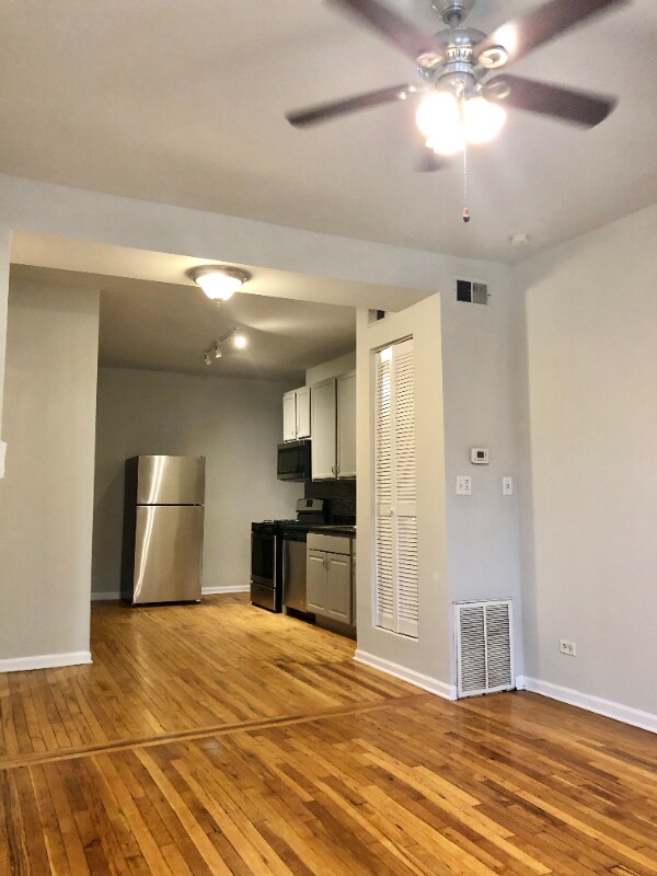 Building Photo - 3256 N Lawndale Ave