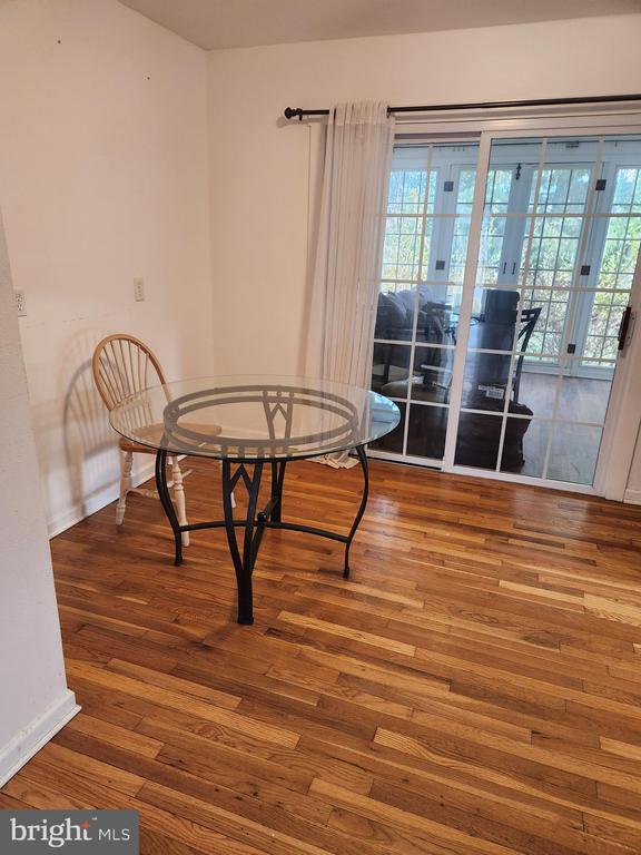 Building Photo - 501 S Seminary St