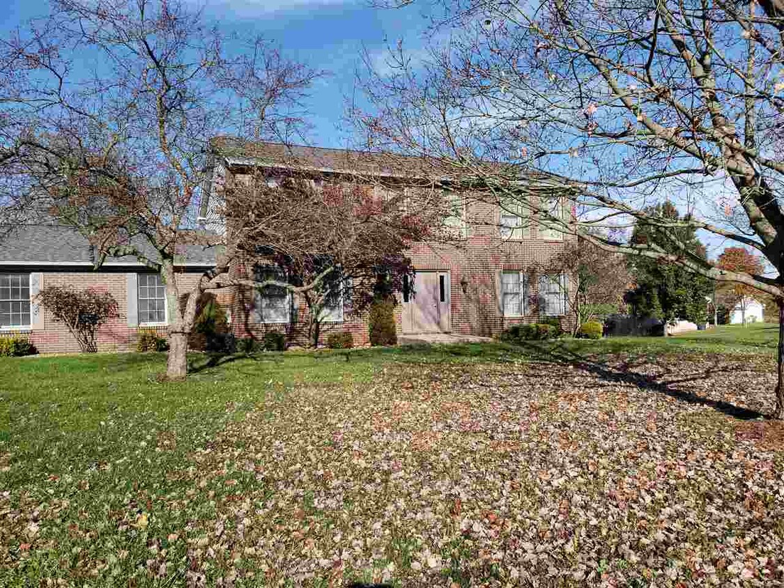 Primary Photo - 632 Frogtown Rd