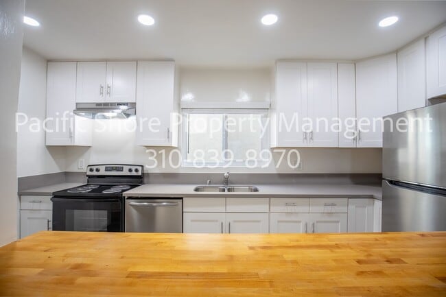 Building Photo - 24 27th Pl