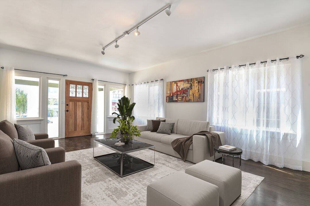 Photo - 2947 Van Buren Pl (Los Angeles, CA)