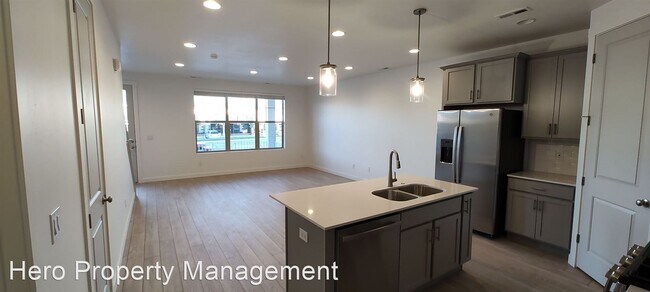 Building Photo - 3 br, 2.5 bath House - 5423 S Wilco Way