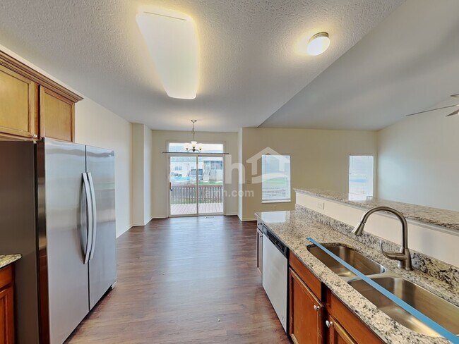 Foto del edificio - 210 Cherry Tree Ln