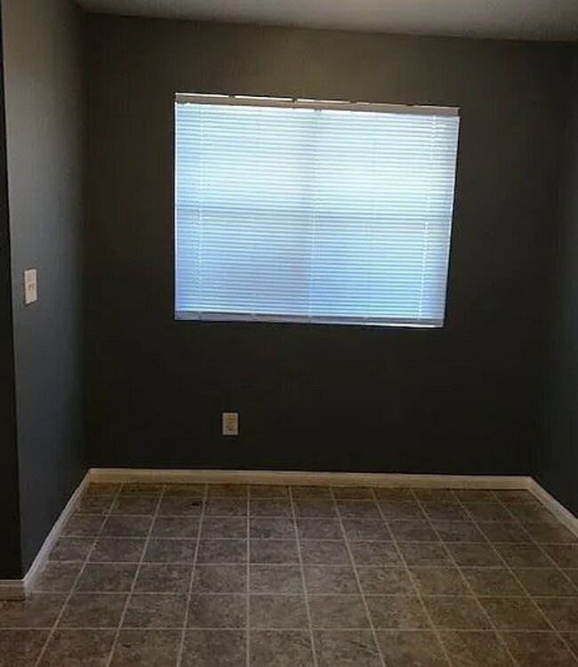 Foto del edificio - 2 Bed and 1 bath located in 89115!