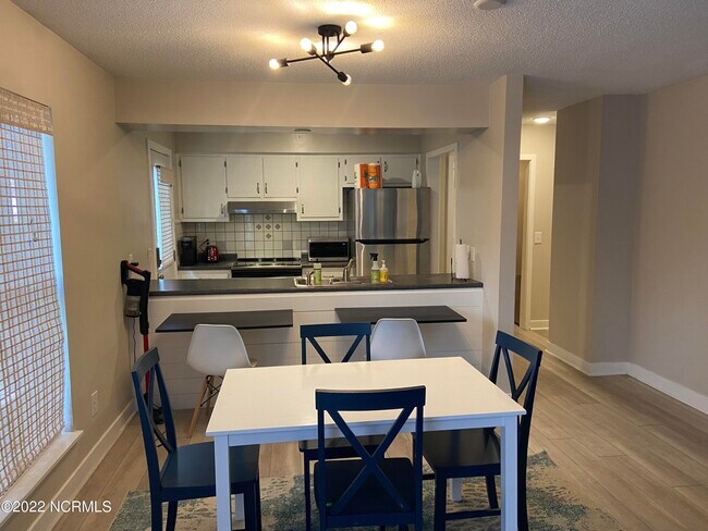 Foto del edificio - 3416 Osprey Ln