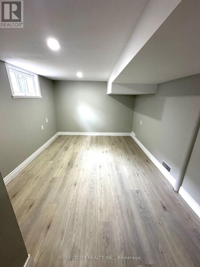 Photo du bâtiment - 437 Charlotte St