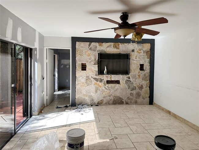 Building Photo - 1700 Embassy Dr