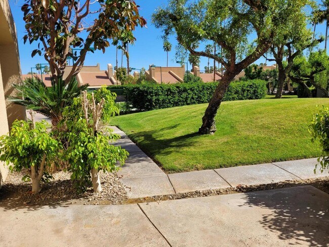 Building Photo - 2950 Escoba Dr