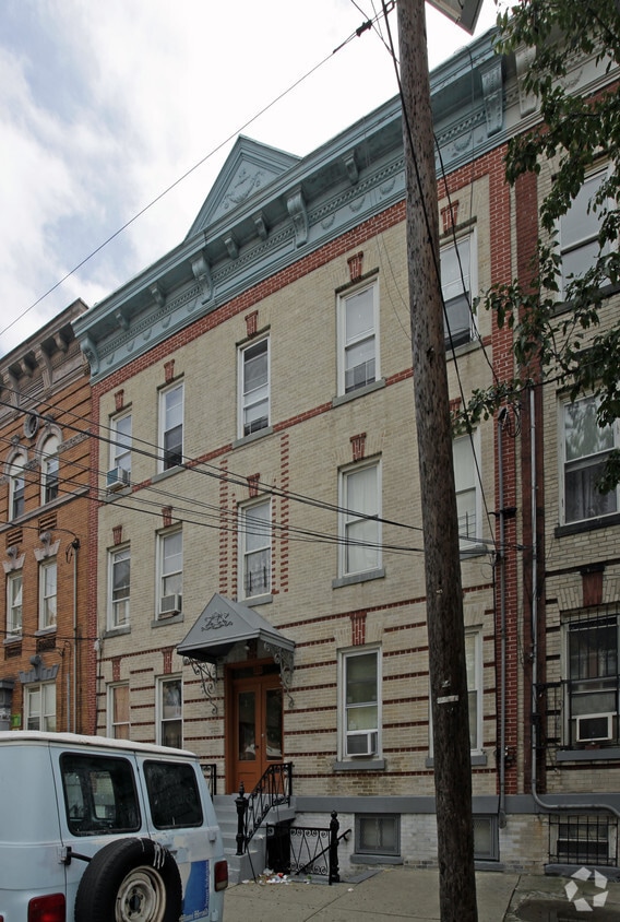 Building Photo - 232 Van Horne St