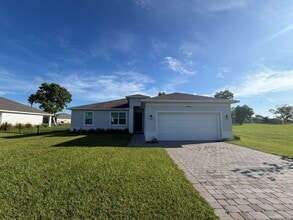 Building Photo - 25126 Alcazar Dr