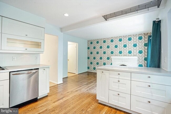 Foto del edificio - 9909 Hemlock Woods Ln