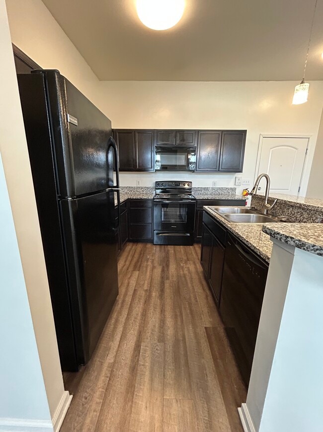 3BR Kitchen - 632MLK